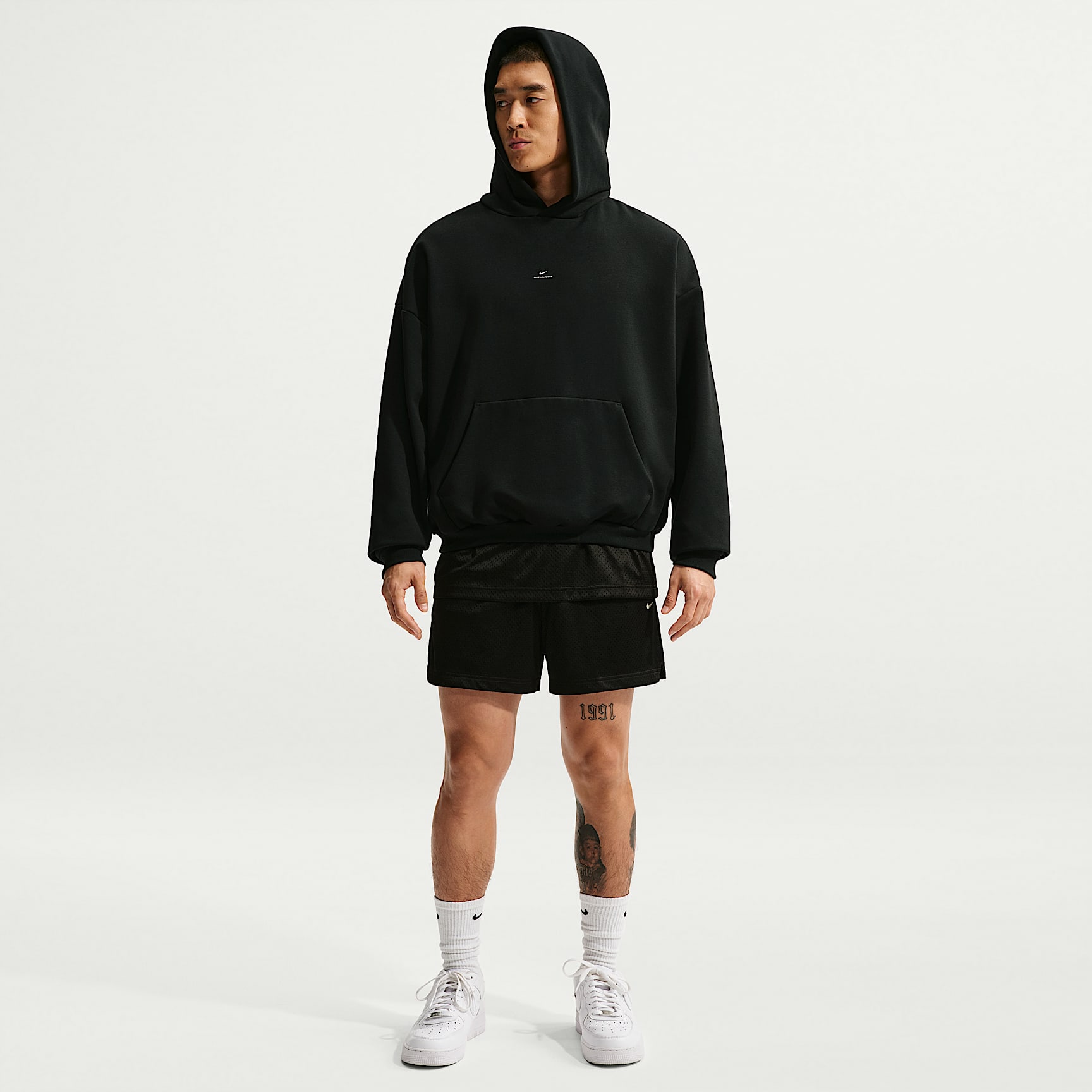 Nike Standard Issue Men's 5